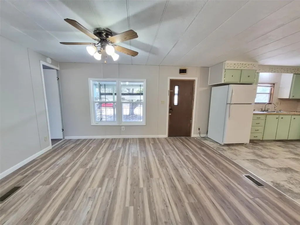 18565 SE 24th Lane Ocklawaha FL 32179
