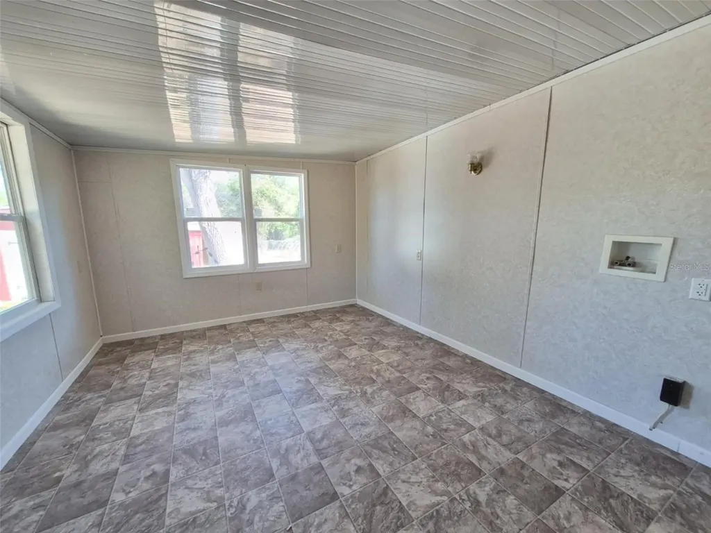 18565 SE 24th Lane Ocklawaha FL 32179