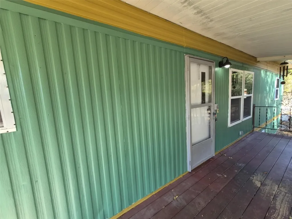 18565 SE 24th Lane Ocklawaha FL 32179