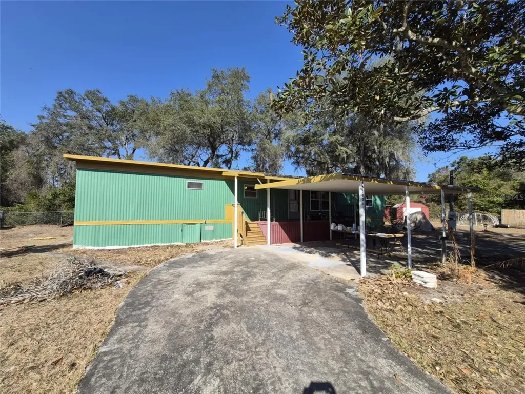 18565 SE 24th Lane Ocklawaha FL 32179