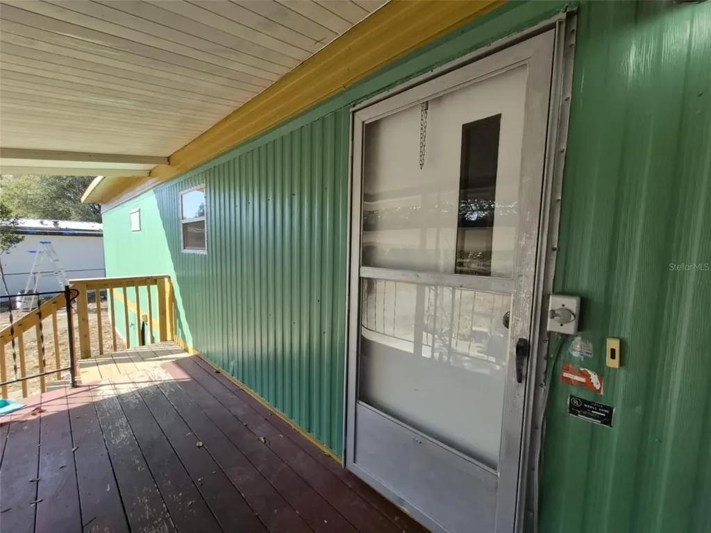 18565 SE 24th Lane Ocklawaha FL 32179
