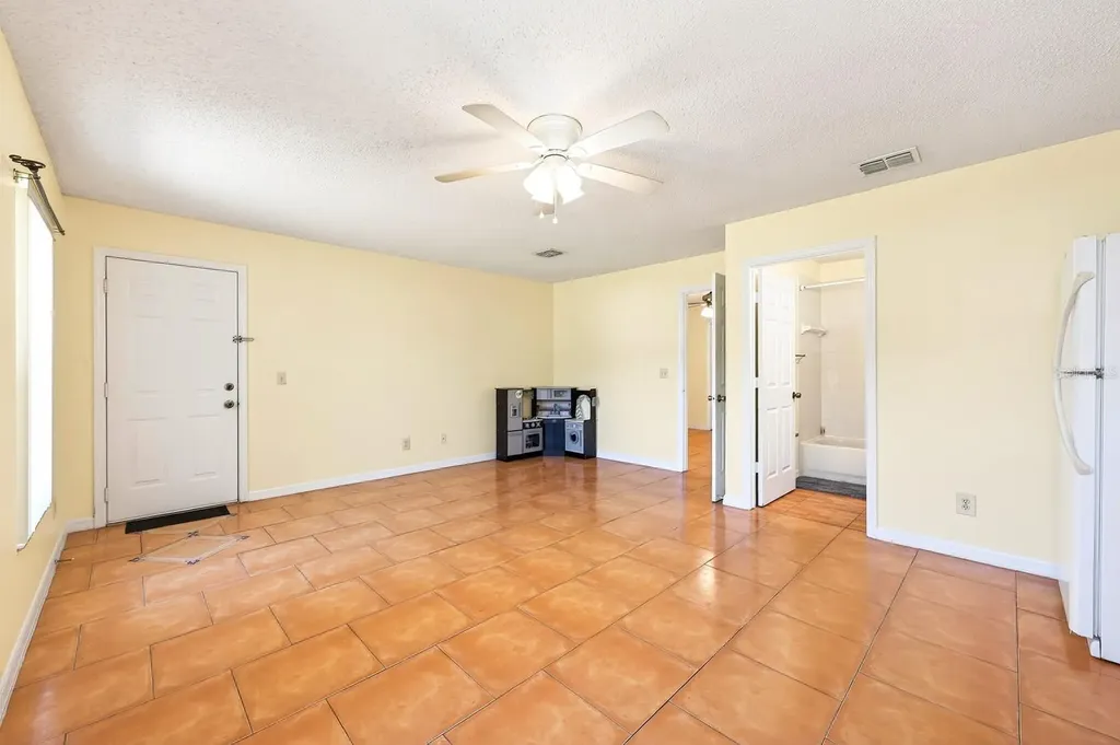 2540 Winners Circle Kissimmee FL 34744
