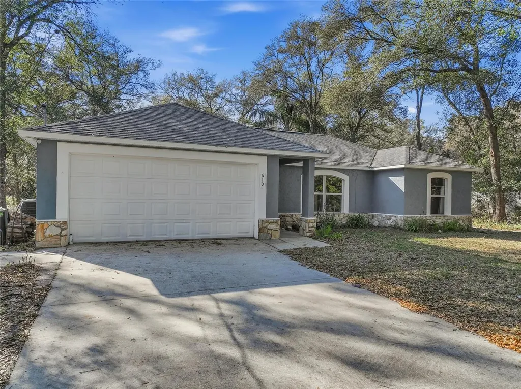 610 N Summit Avenue Lake Helen FL 32744