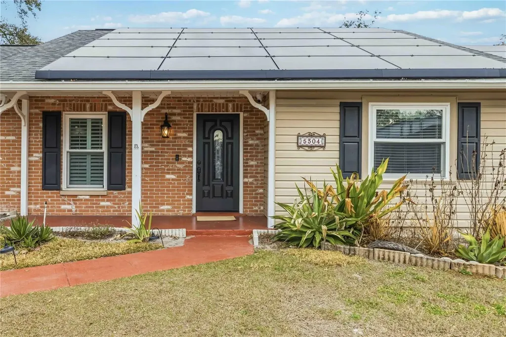 5304 Rosecrest Circle Tampa FL 33617