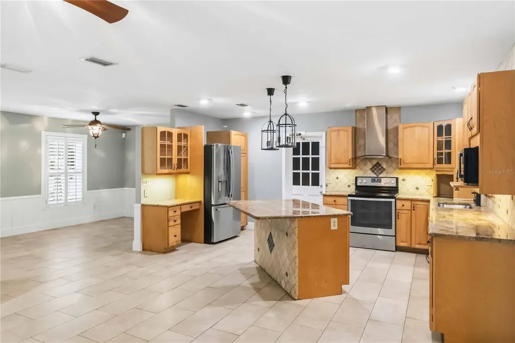 5304 Rosecrest Circle Tampa FL 33617