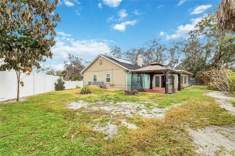 5304 Rosecrest Circle Tampa FL 33617