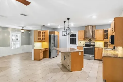 5304 Rosecrest Circle Tampa FL 33617