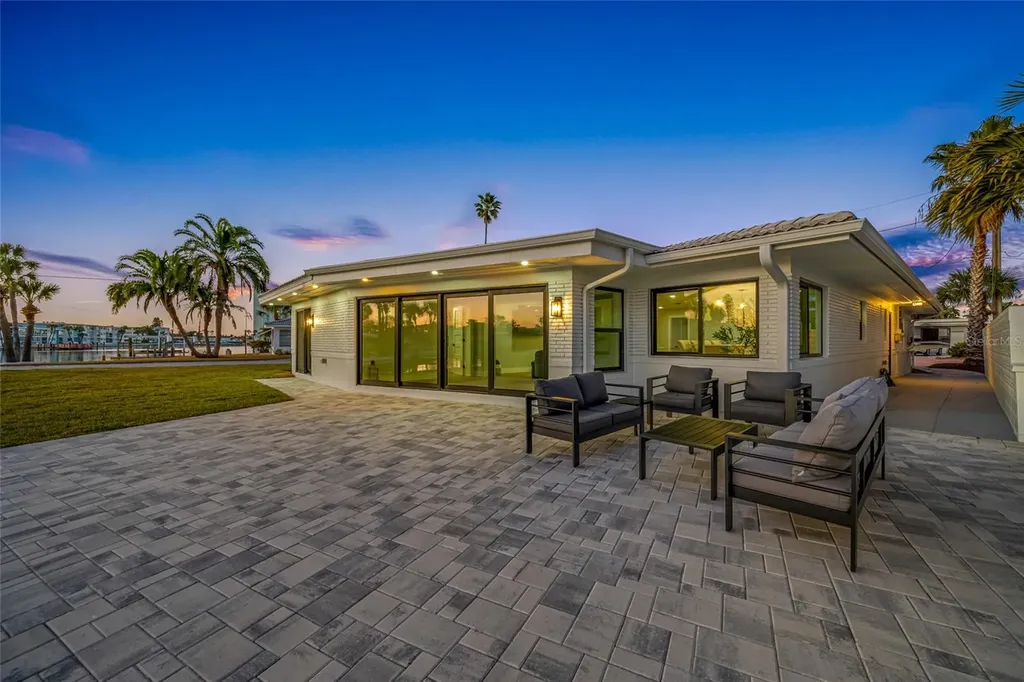 370 59th Avenue St Pete Beach FL 33706