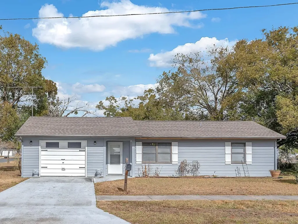 38719 12th Avenue Zephyrhills FL 33542