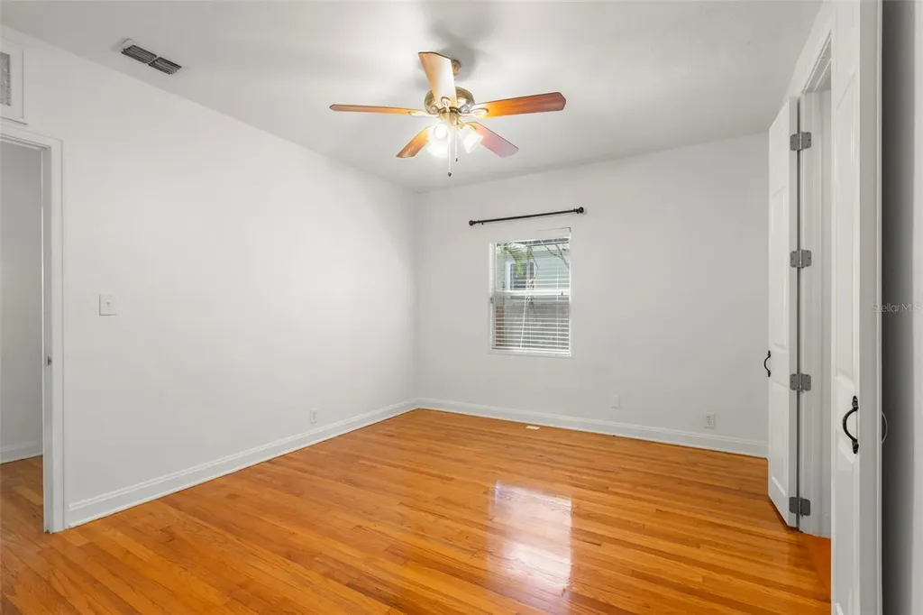 135 17th Avenue N St Petersburg FL 33704