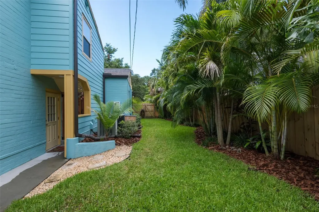 135 17th Avenue N St Petersburg FL 33704