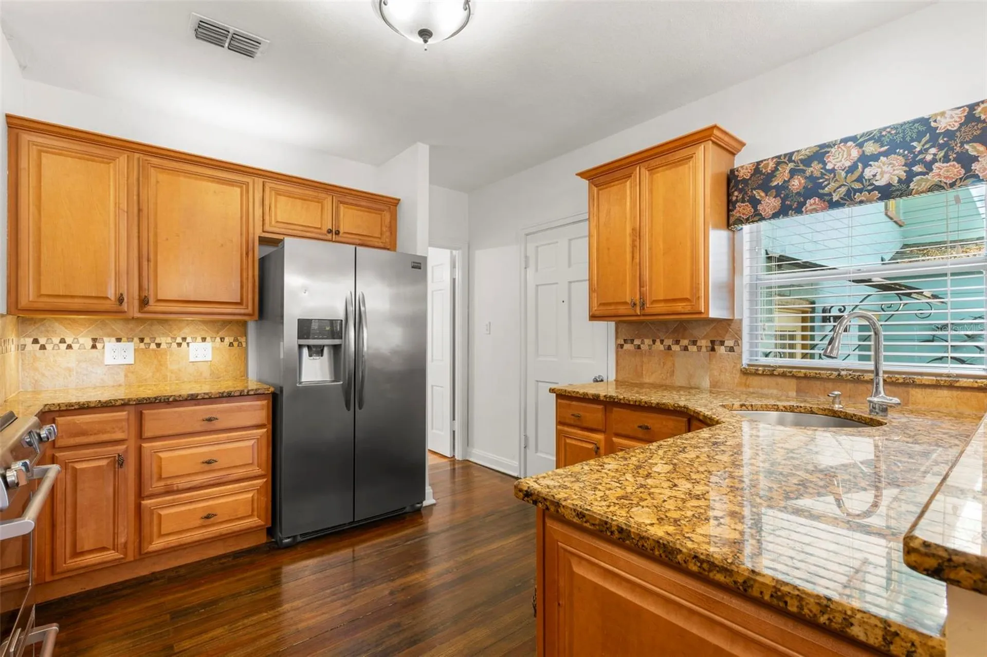 135 17th Avenue N St Petersburg FL 33704