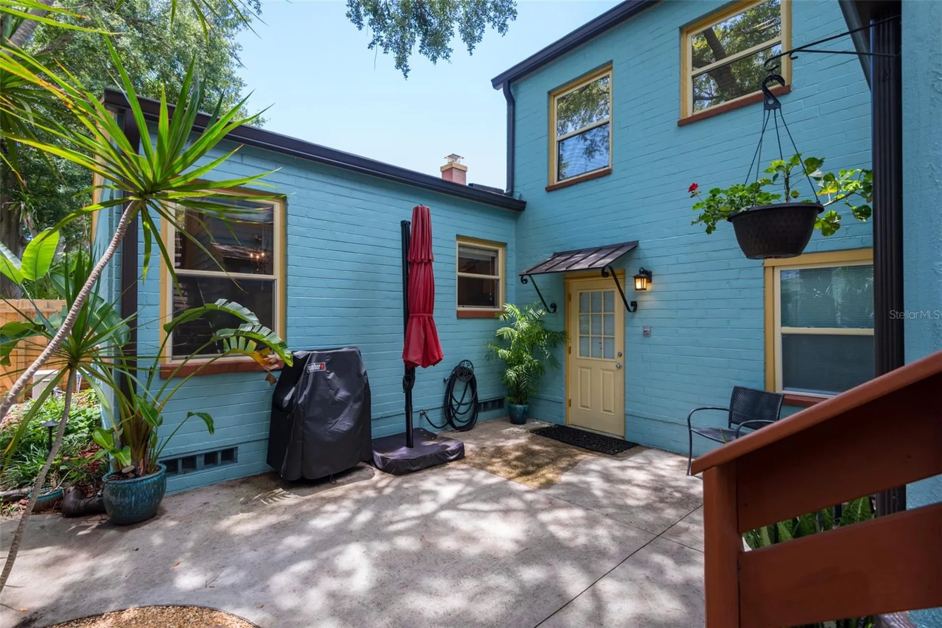 135 17th Avenue N St Petersburg FL 33704