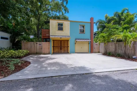 135 17th Avenue N St Petersburg FL 33704