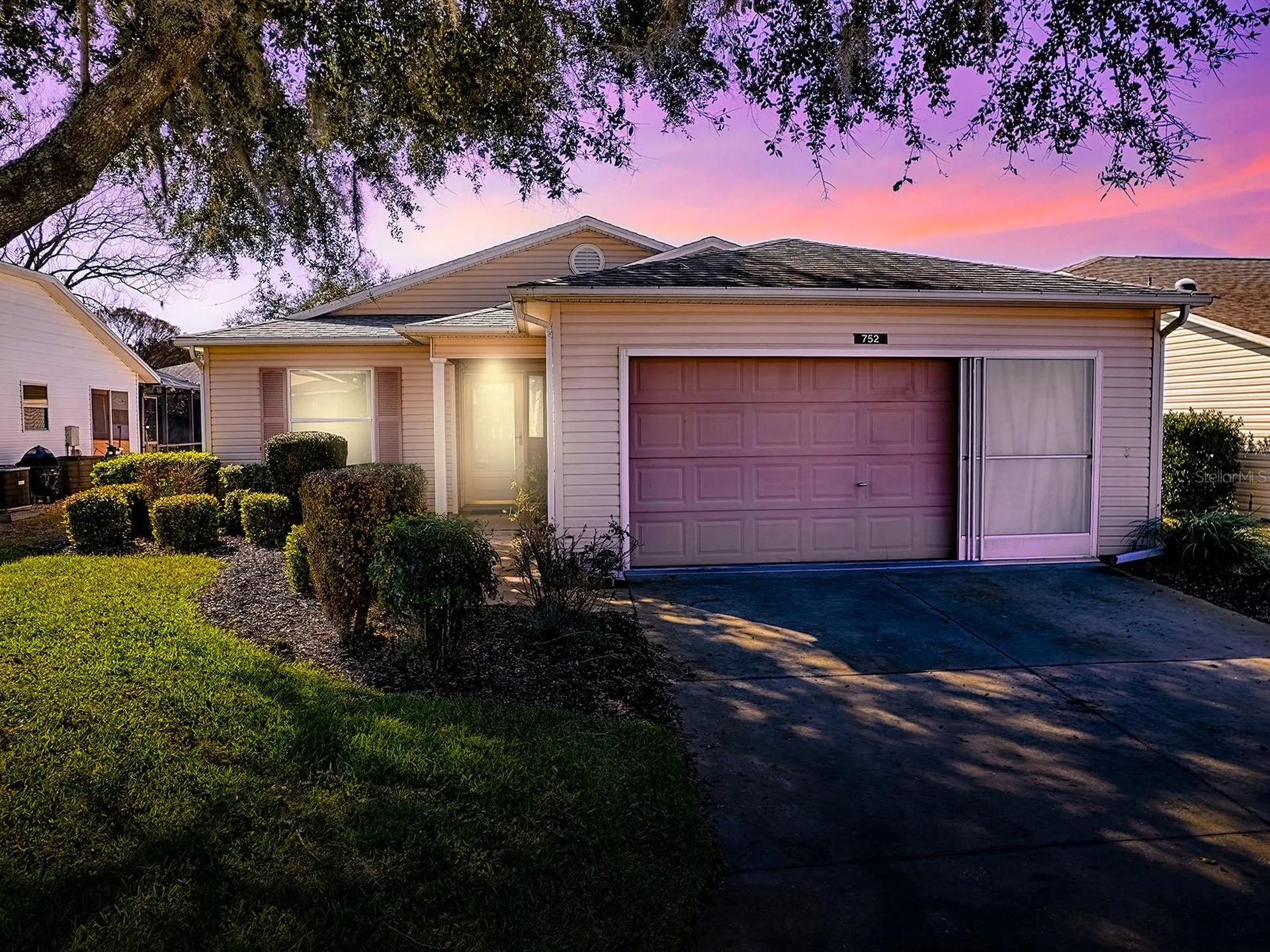 752 Old Oaks Lane Leesburg FL 34748