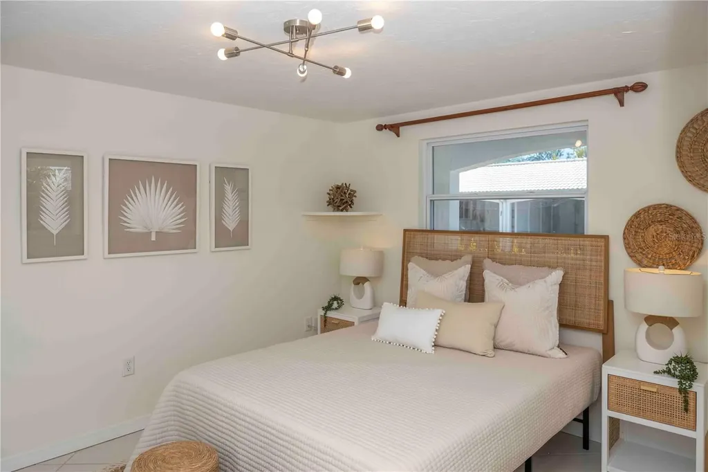 563 Spanish Drive S Longboat Key FL 34228