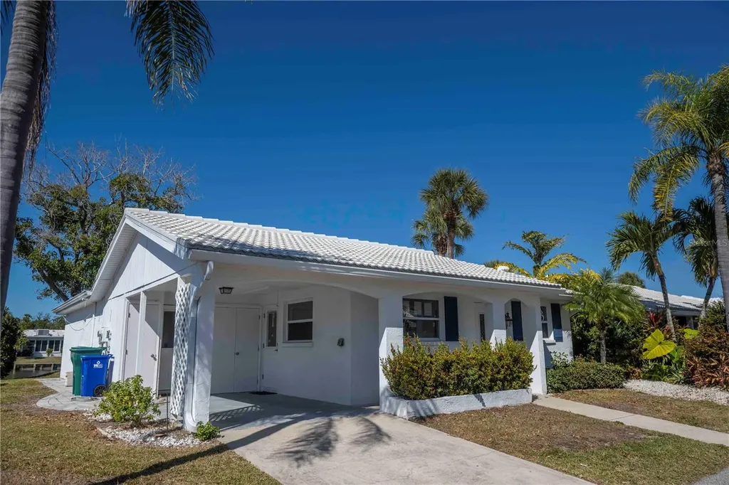 563 Spanish Drive S Longboat Key FL 34228