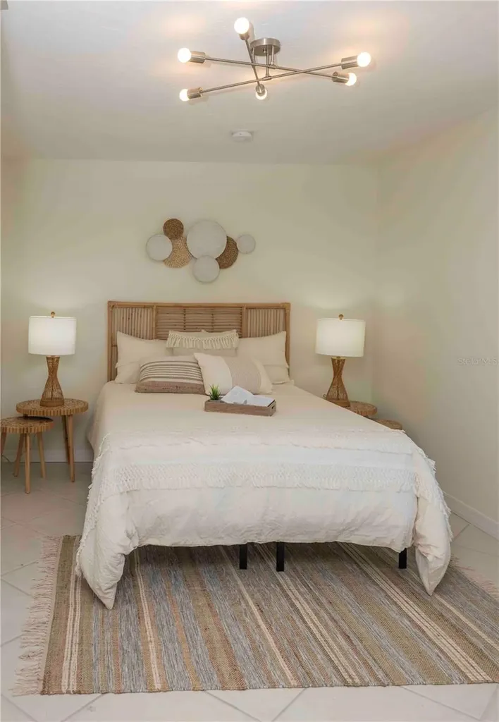 563 Spanish Drive S Longboat Key FL 34228