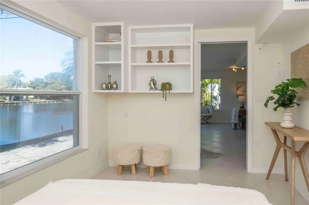 563 Spanish Drive S Longboat Key FL 34228