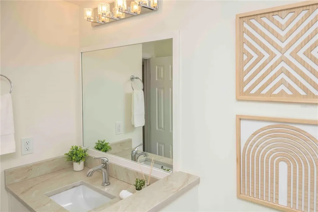 563 Spanish Drive S Longboat Key FL 34228