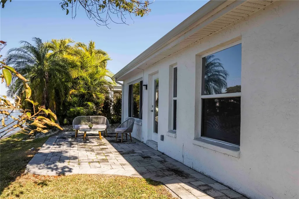 563 Spanish Drive S Longboat Key FL 34228
