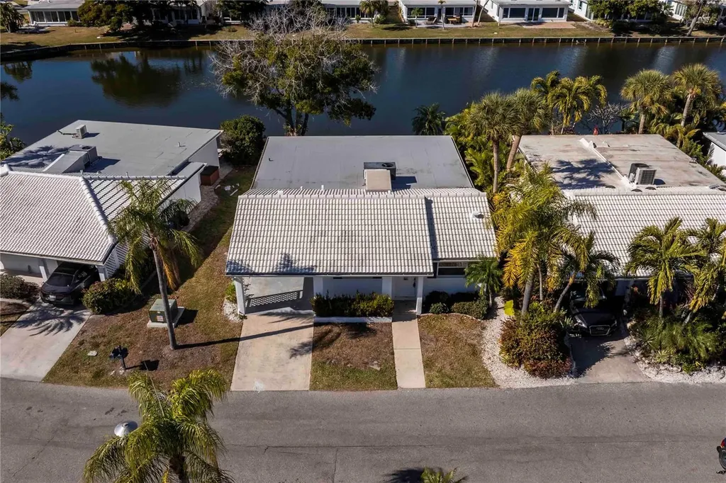 563 Spanish Drive S Longboat Key FL 34228