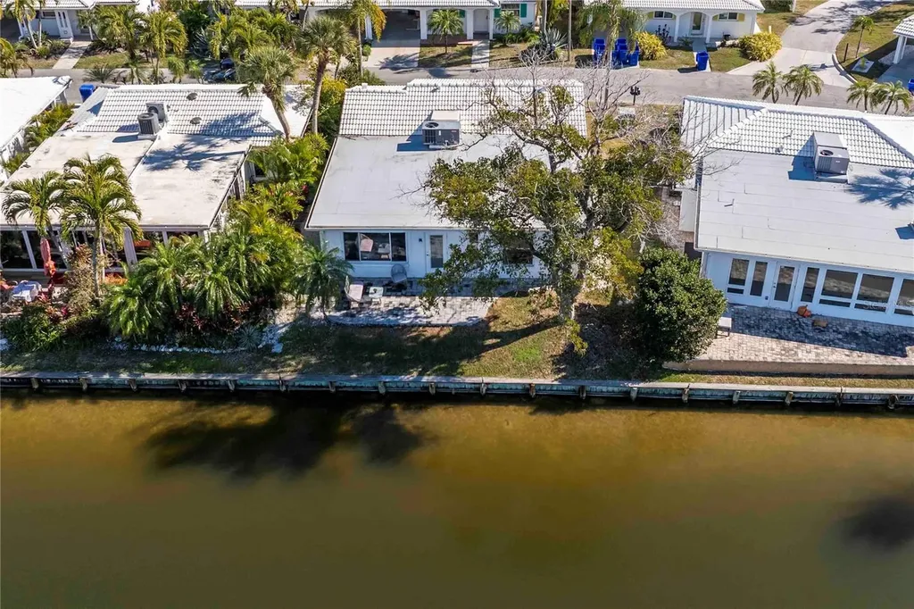 563 Spanish Drive S Longboat Key FL 34228