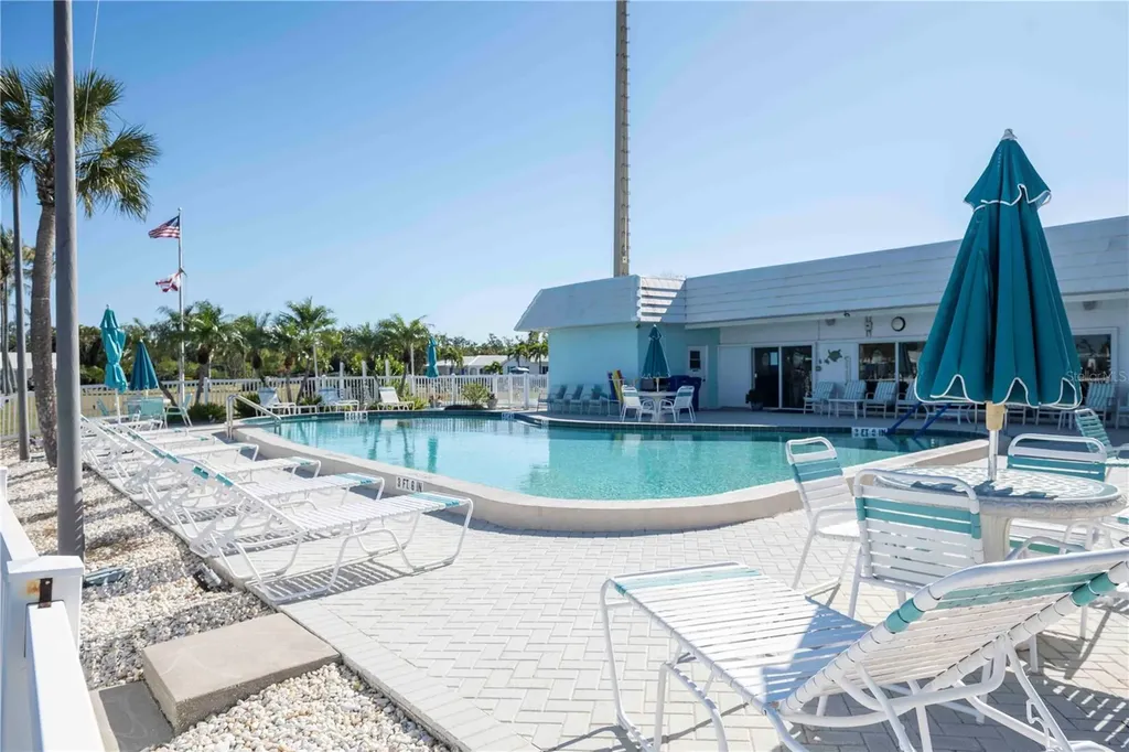 563 Spanish Drive S Longboat Key FL 34228