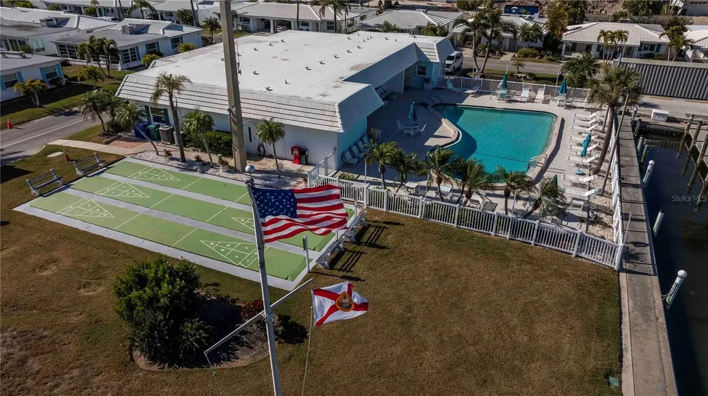563 Spanish Drive S Longboat Key FL 34228