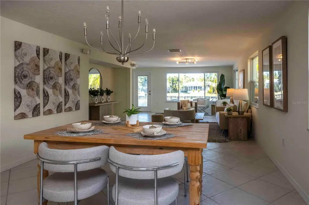 563 Spanish Drive S Longboat Key FL 34228