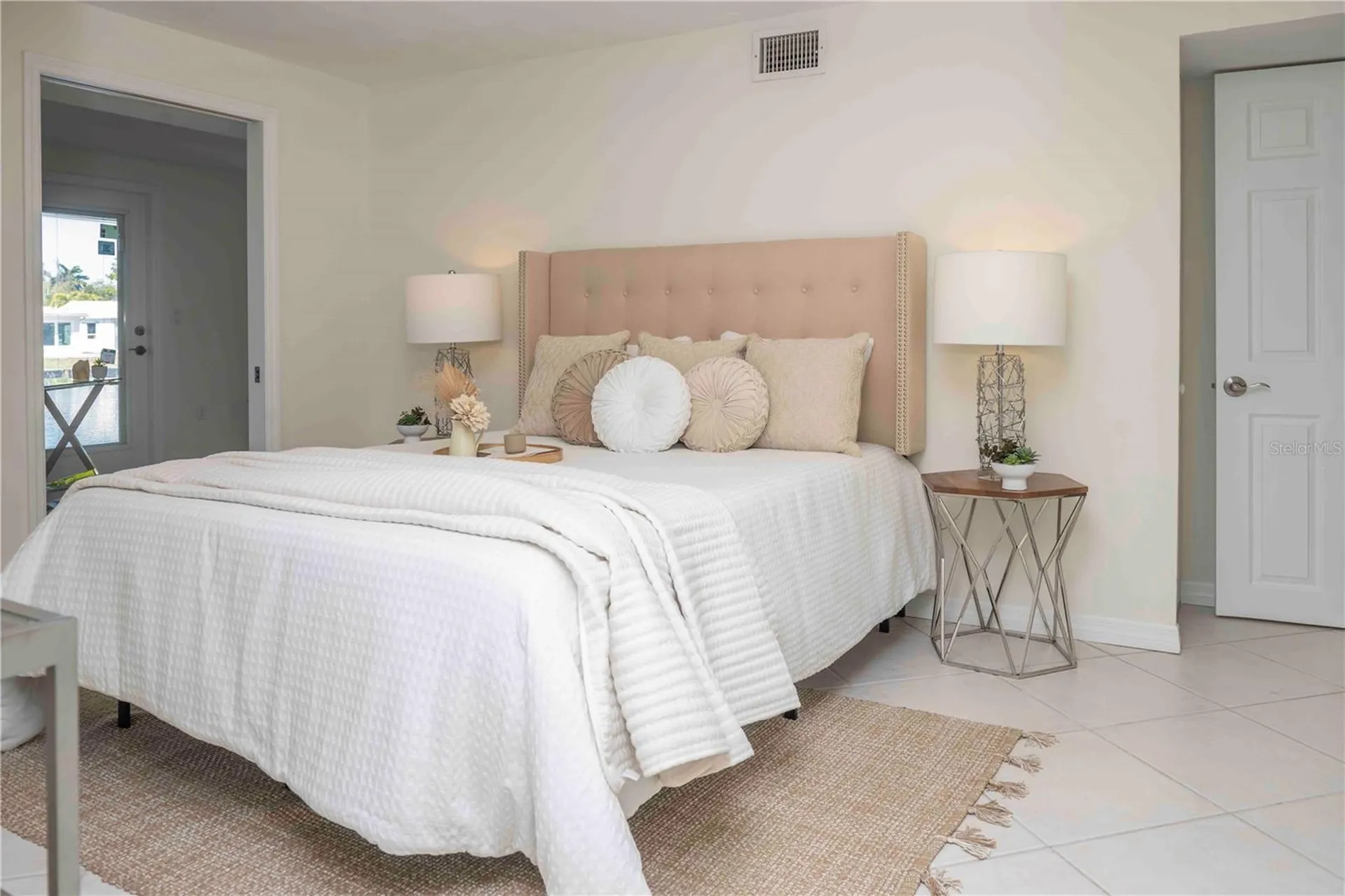 563 Spanish Drive S Longboat Key FL 34228