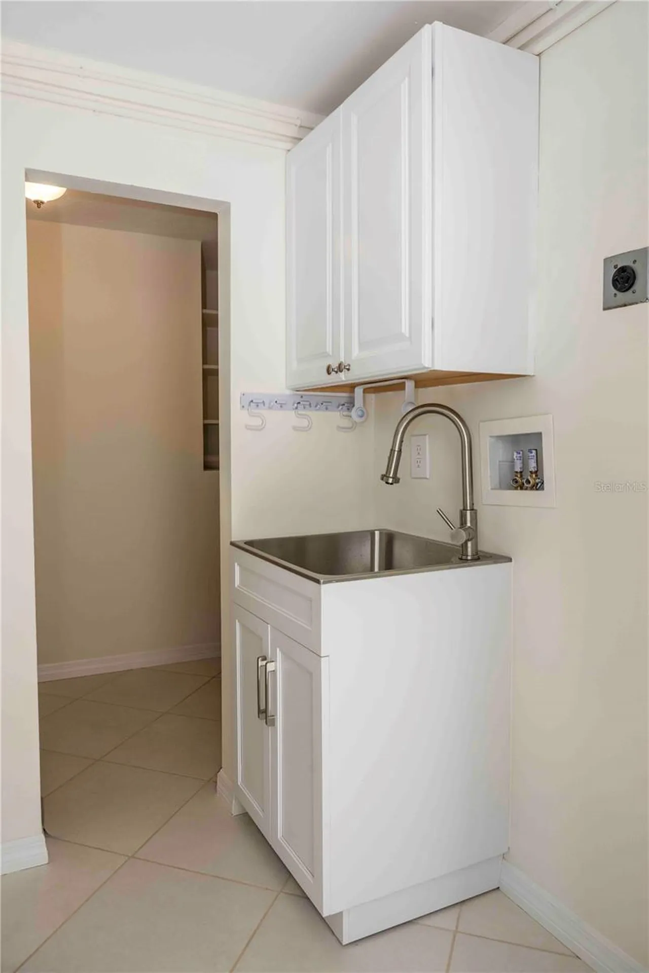 563 Spanish Drive S Longboat Key FL 34228