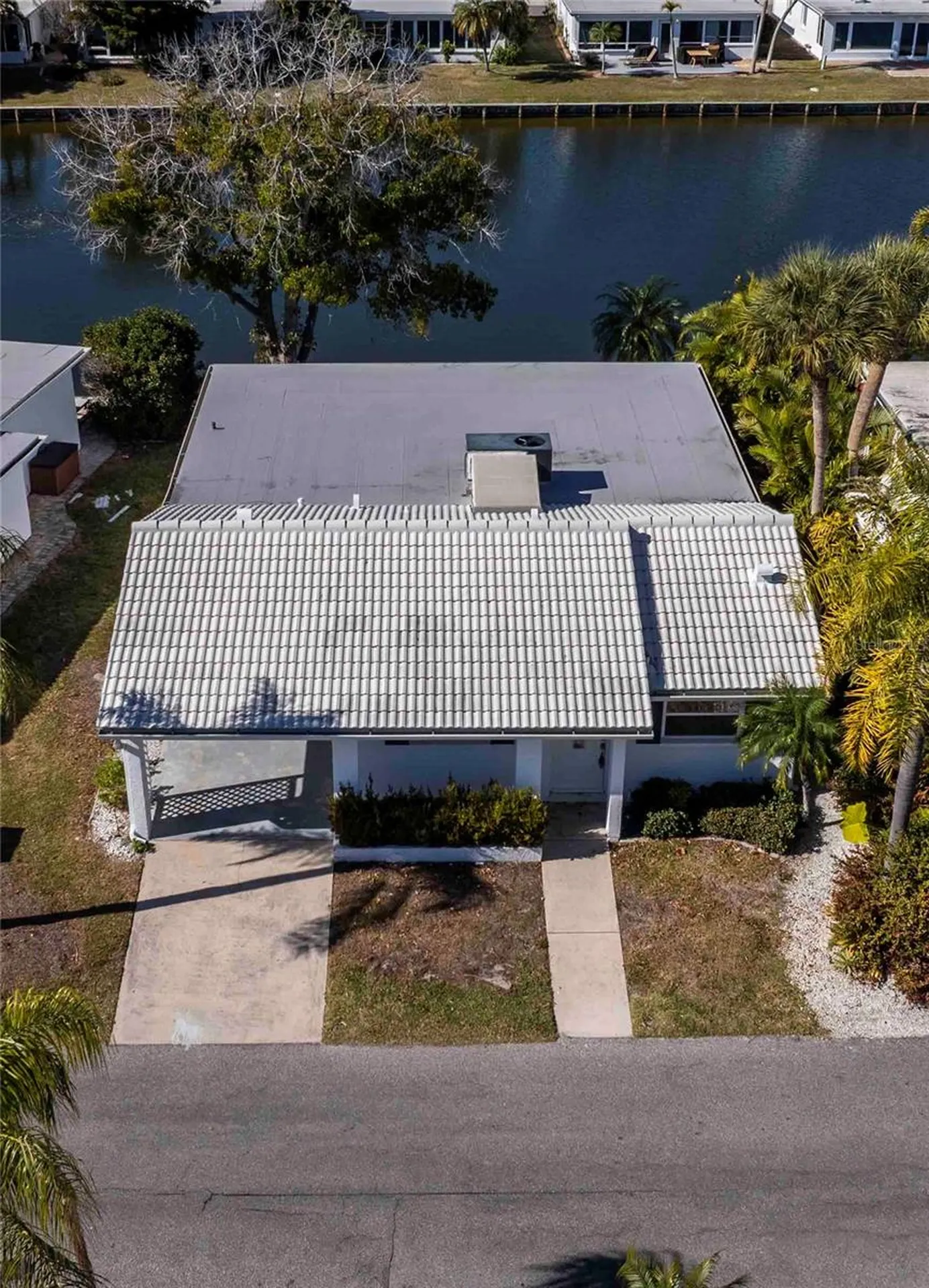 563 Spanish Drive S Longboat Key FL 34228