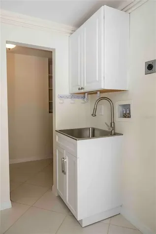563 Spanish Drive S Longboat Key FL 34228