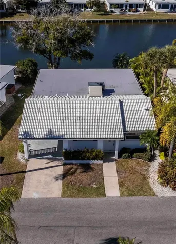 563 Spanish Drive S Longboat Key FL 34228