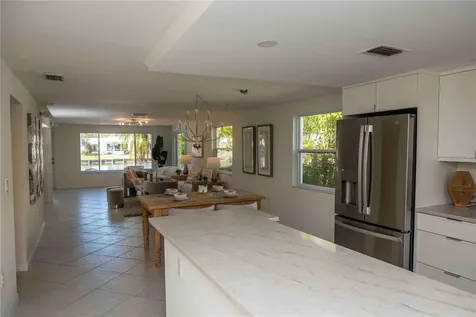 563 Spanish Drive S Longboat Key FL 34228