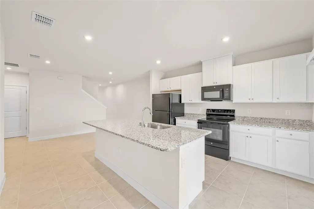 1197 Port Blue Way Lady Lake FL 32159