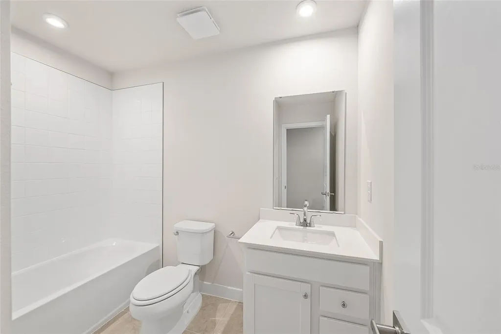 1197 Port Blue Way Lady Lake FL 32159