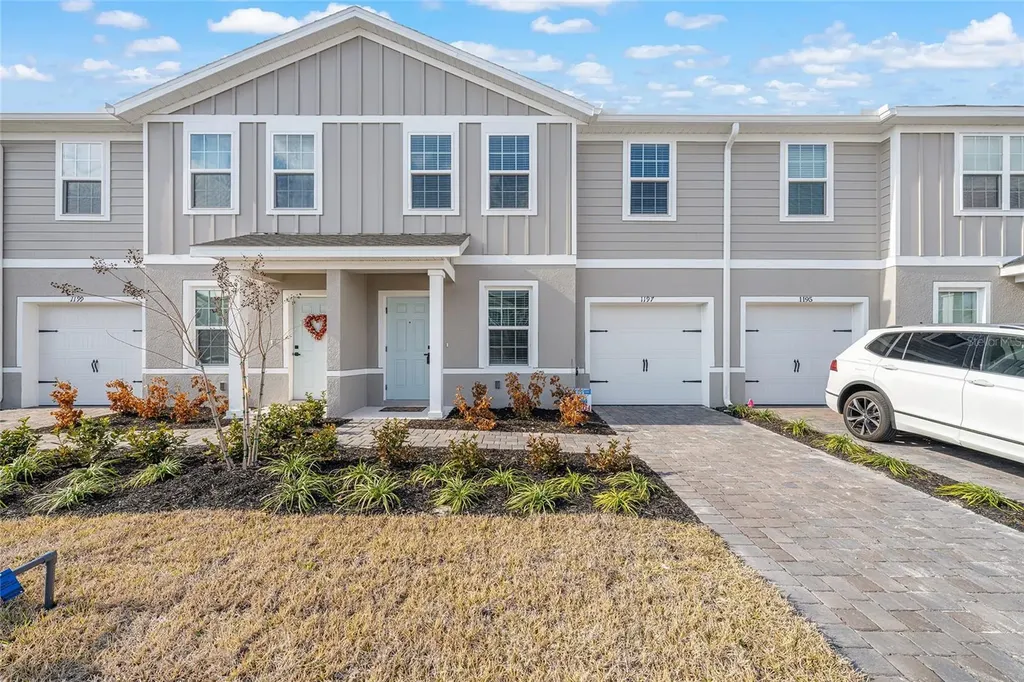 1197 Port Blue Way Lady Lake FL 32159