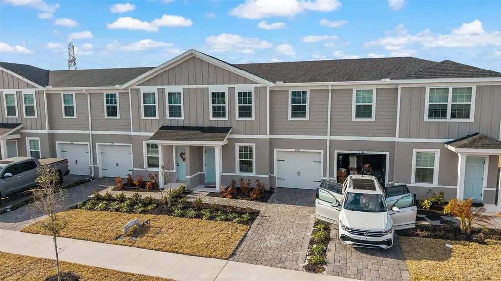 1197 Port Blue Way Lady Lake FL 32159