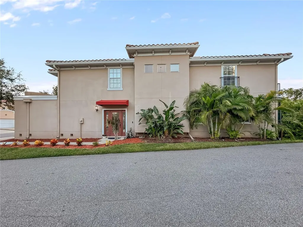 254 Valencia Circle St Petersburg FL 33716