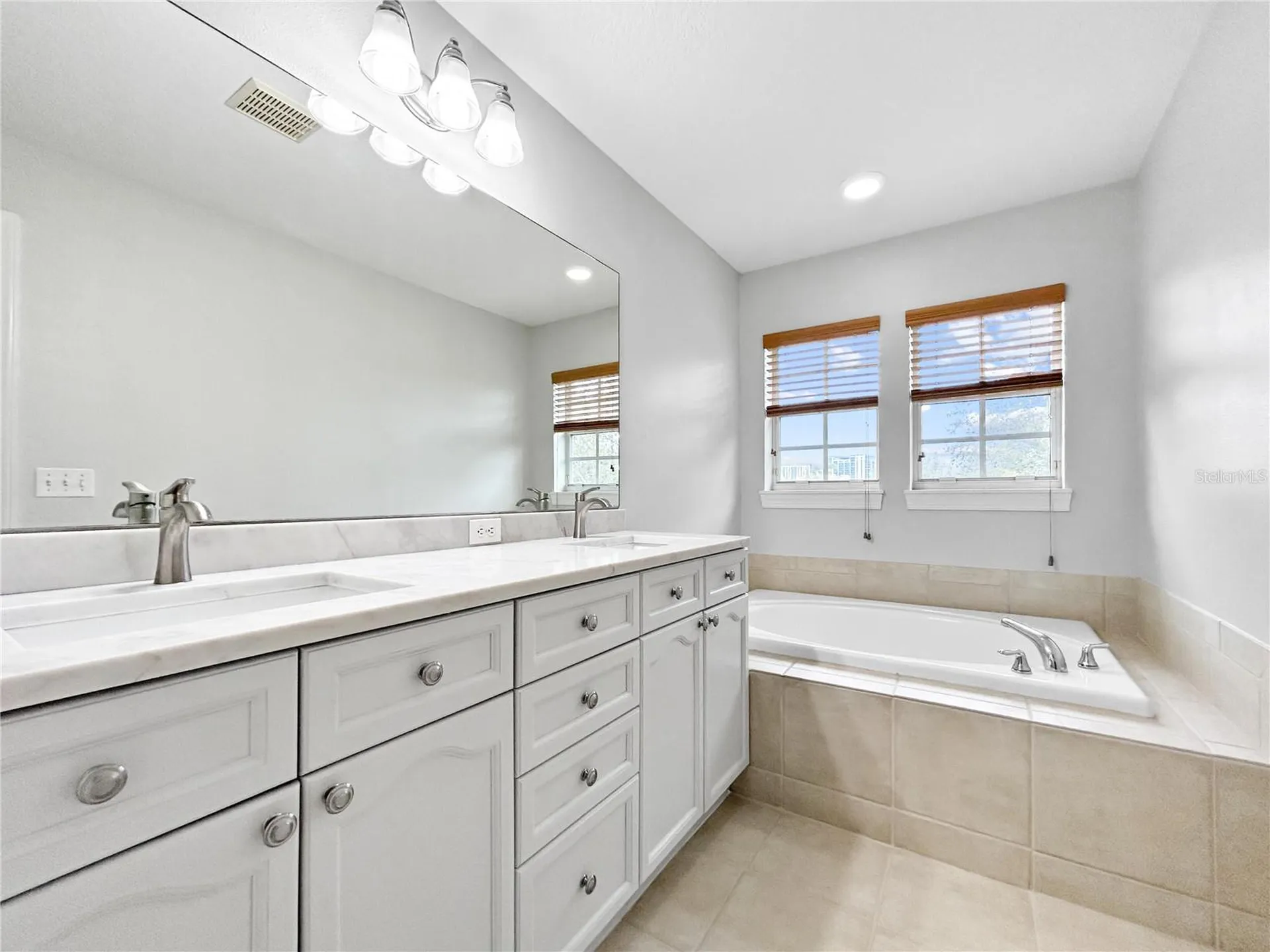 254 Valencia Circle St Petersburg FL 33716