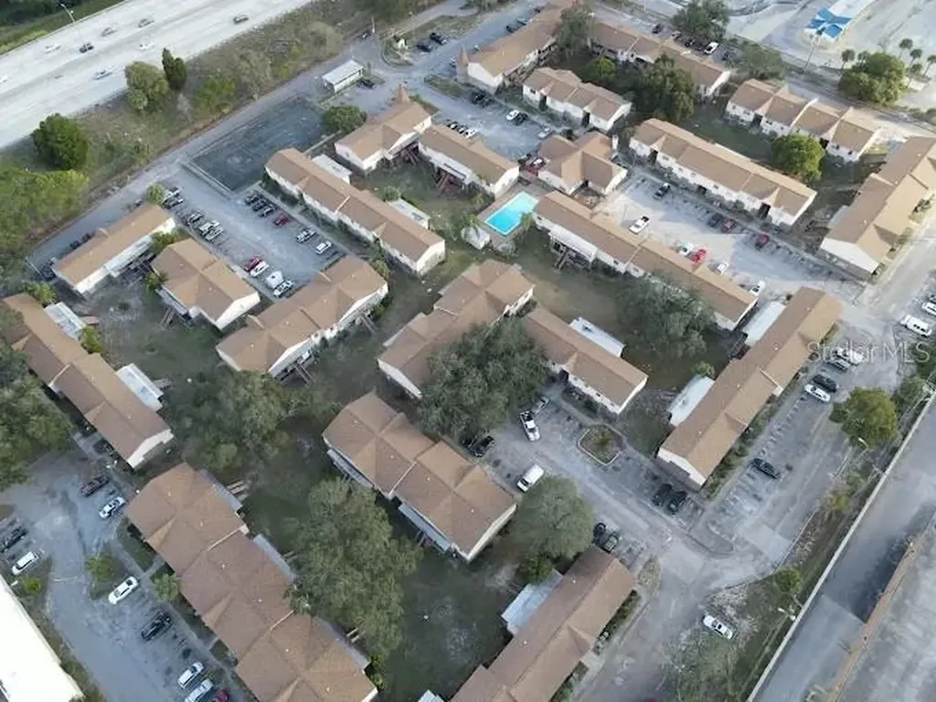 402 E Westchester Court Tampa FL 33604