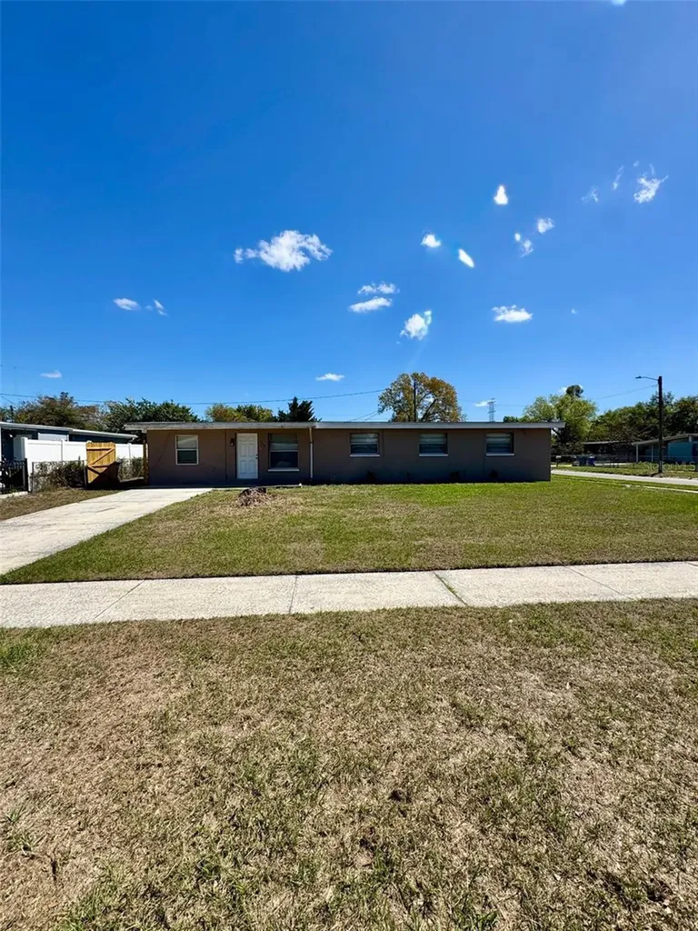 1332 Warrington Way Tampa FL 33619