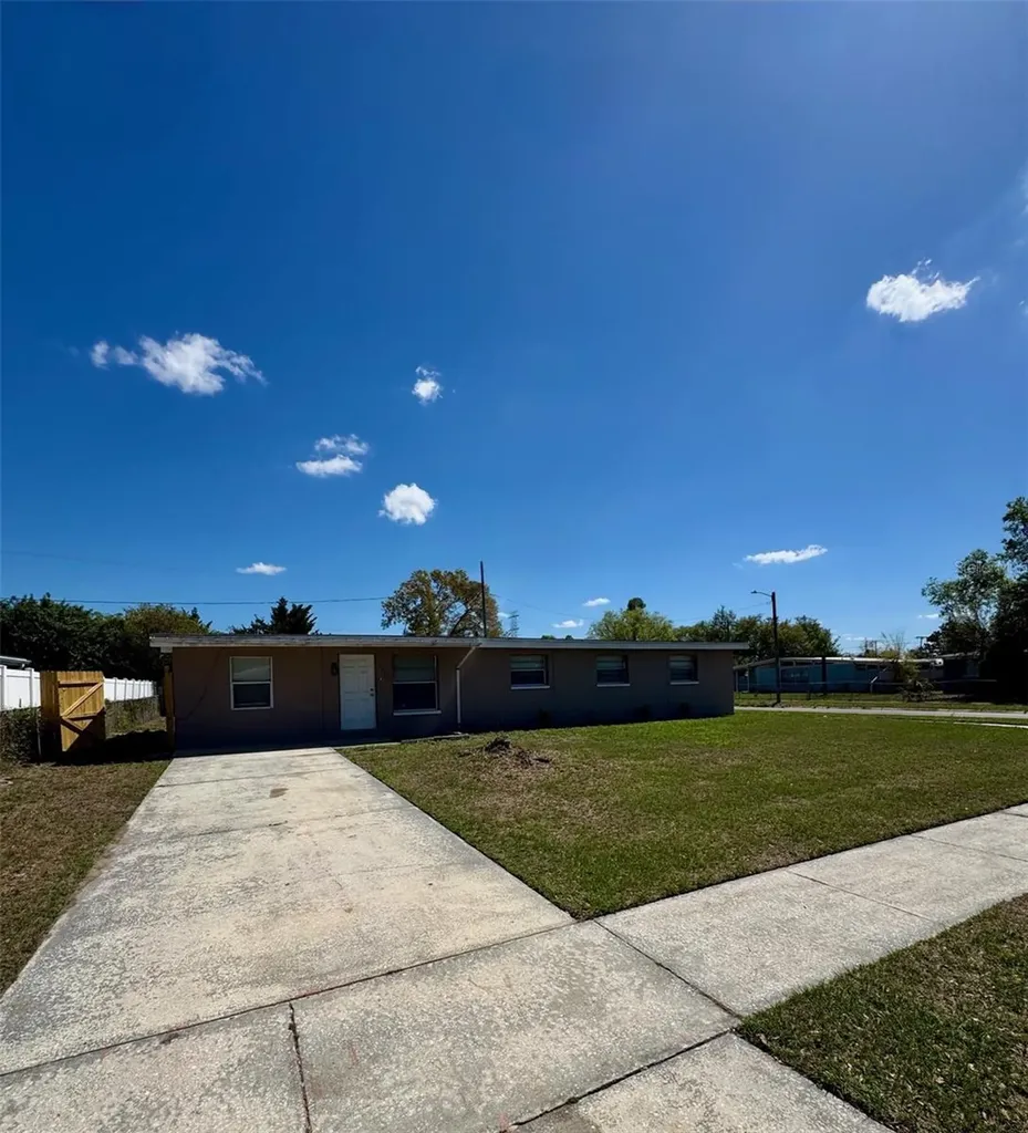 1332 Warrington Way Tampa FL 33619