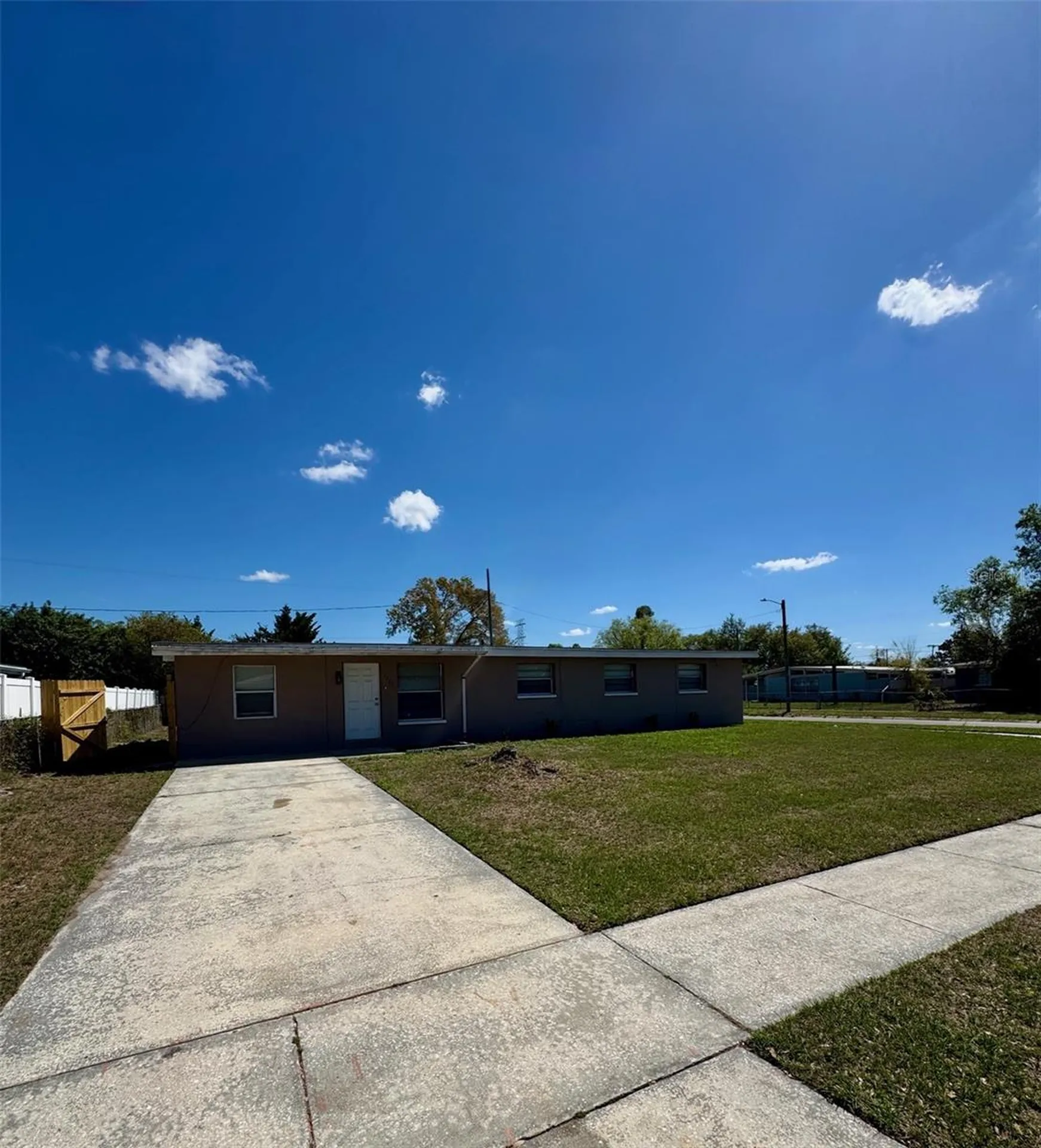 1332 Warrington Way Tampa FL 33619