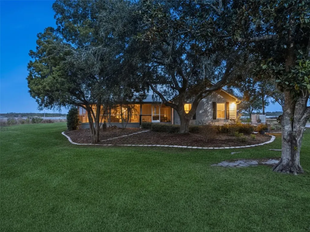 1256 Center Street Lake Wales FL 33859