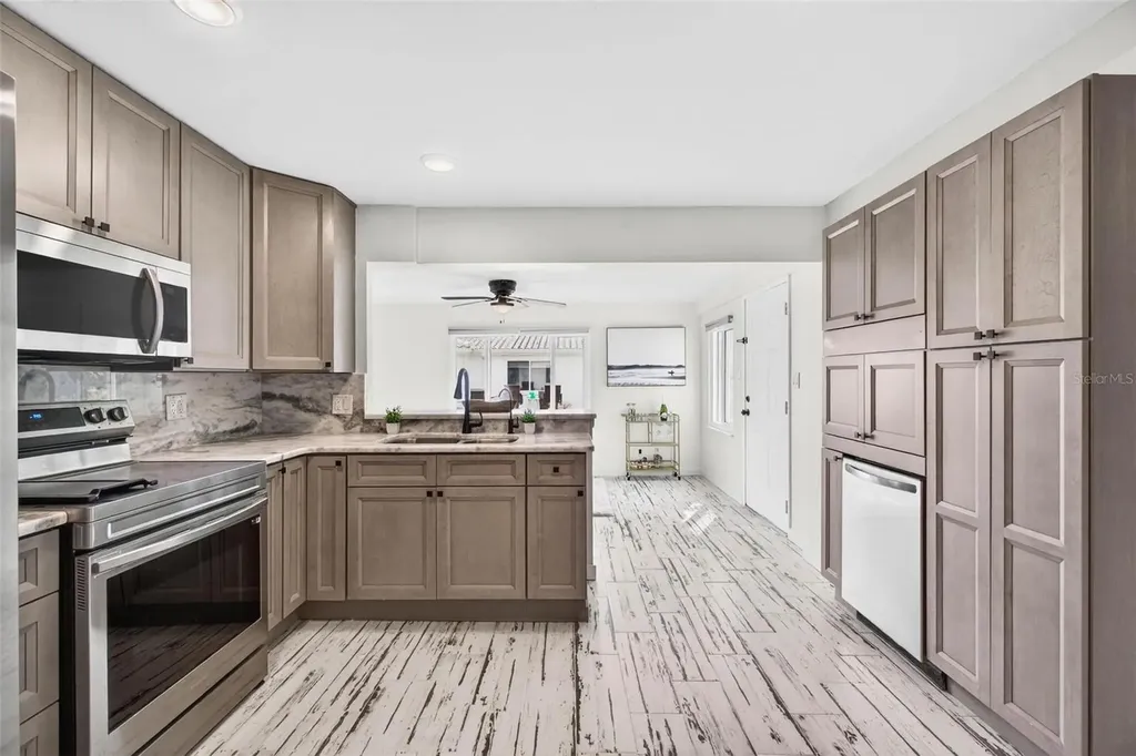 14198 89th Avenue Seminole FL 33776