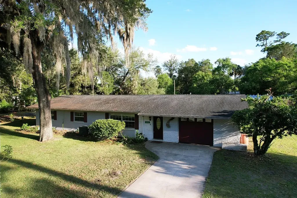 20934 Third Avenue Dunnellon FL 34431