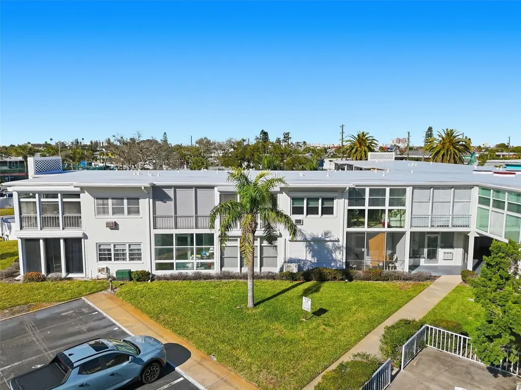 7050 Sunset Way St Pete Beach FL 33706